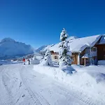 Hotel Mohnenfluh 4*