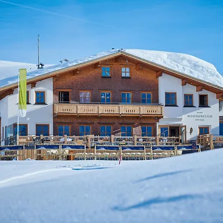 Mohnenfluh Hotel