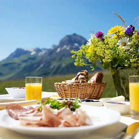 Hotel Mohnenfluh 4*